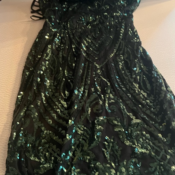 Brand new dress for women - Picture 2 of 8